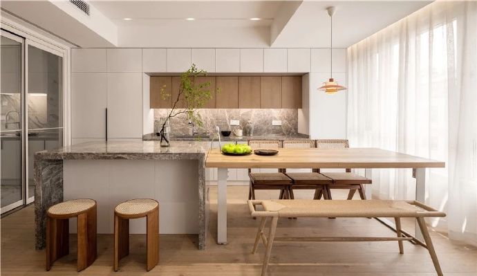 原木色＋白色，利用家的小細節流露出優雅細致的極簡風。